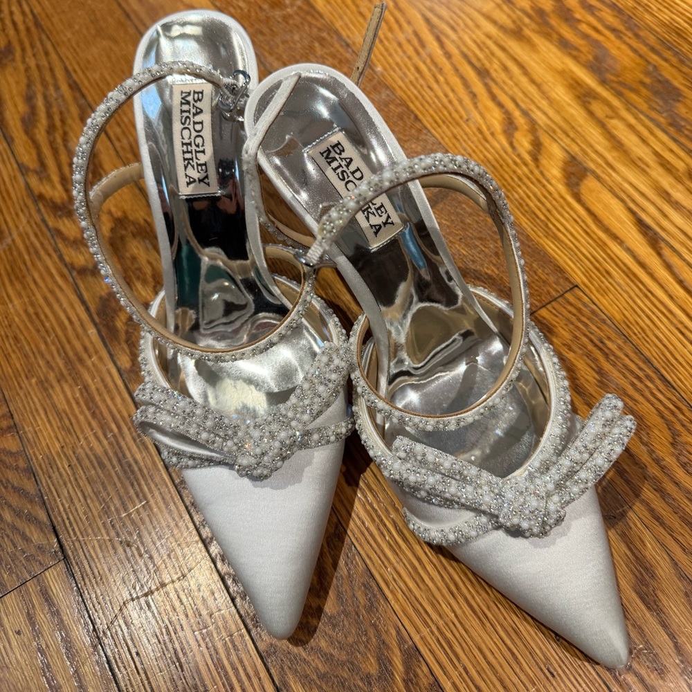 Badgley Mischka Women's Elaine Heels